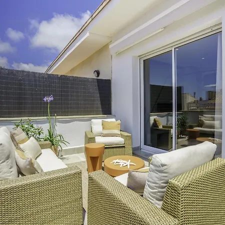아파트 Spaces Mediterranean Penthouse