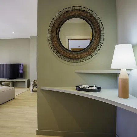 Spaces Mediterranean Penthouse 아파트 *